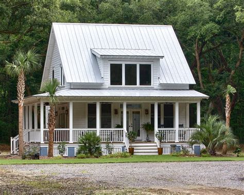 Metal frame farm house 